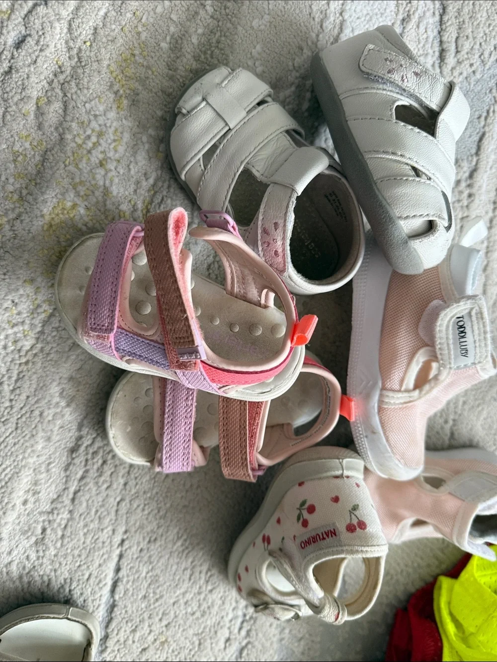 6 pairs of girls shoes